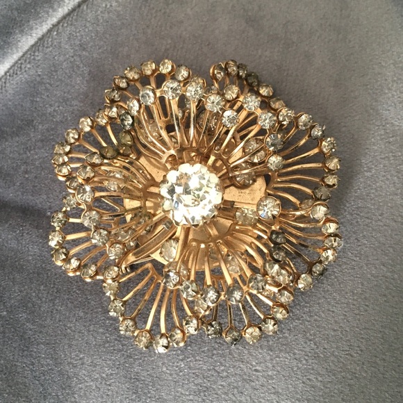 Vintage Kramer RHINESTONE Brooch - Picture 2 of 5